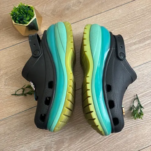 Crocs  Baya Unisex Men’s 9 / Women’s 11 – Excellent Condition