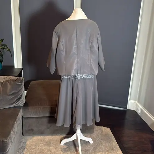 Women’s Gray Chiffon & Lace Formal Dress Matching Jacket Size XXL 20/22 NWT
