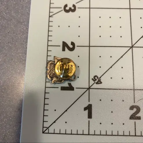 NEW Silver/Gray Cute Little Angel Friends Pin // Unique Canada Gray