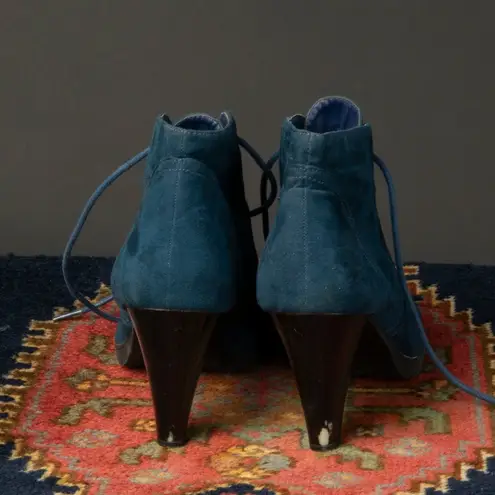 White Mountain Suede-Like Lace Up Tie High Heeled Ankle Boots Booties Blue Witchy Granny Boot 9