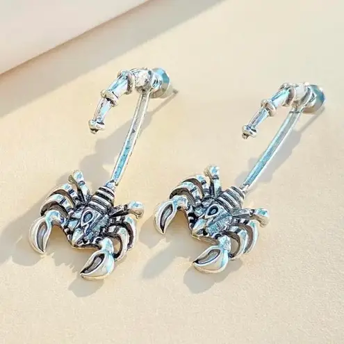 Pair of Punk Style Retro Metal Gothic Scorpion Hoop Earrings , emo goth rock Silver