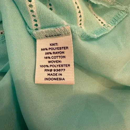 Stylus short sleeve top white and robin blue small