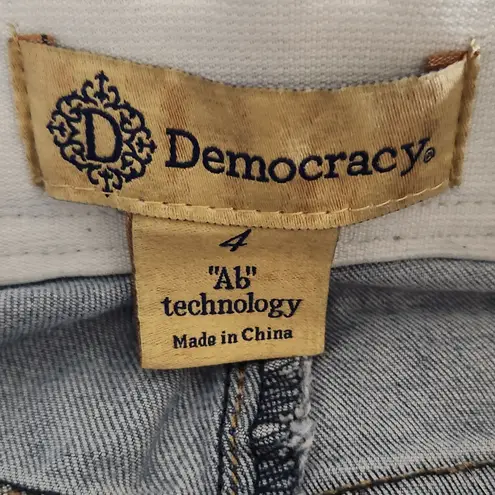 Women's Distressed Cropped Jeans Size 4 Democracy Tapered Jeans