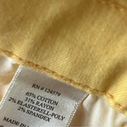 Sunny Yellow Cropped Jeans for Women Size 29