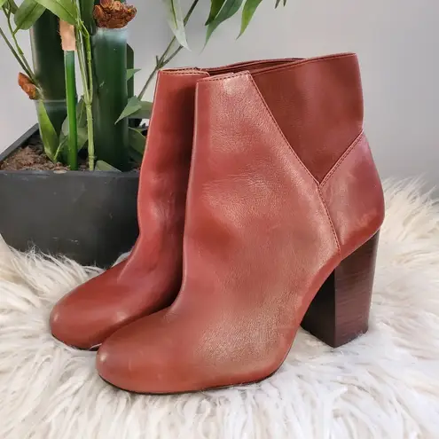 BCBGeneration  Lillyan Brown Leather Round Toe Slip On Ankle Boots 8.5