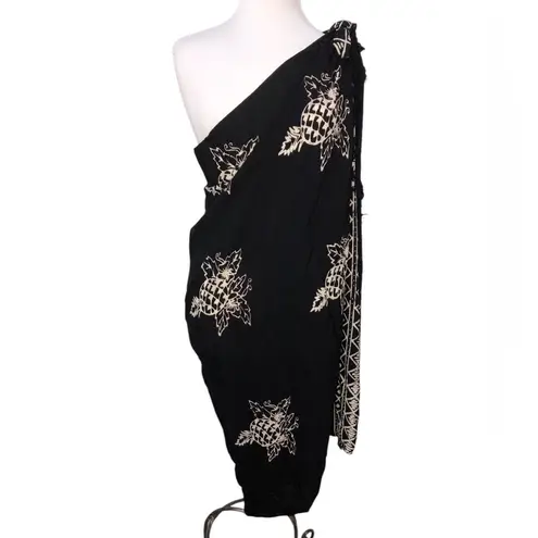 Batik Pineapple Print Black and Cream Sarong Wrap OS Size undefined