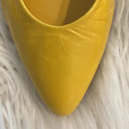 MILA Women's Yellow Flats size 7.5M leather flats color yellow