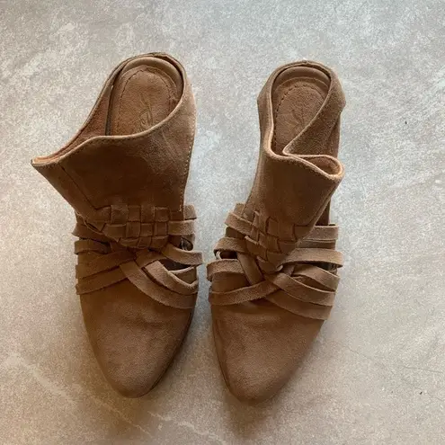 REBELS Sand Suede Cutout Block Heel Mule Booties Size 6.5