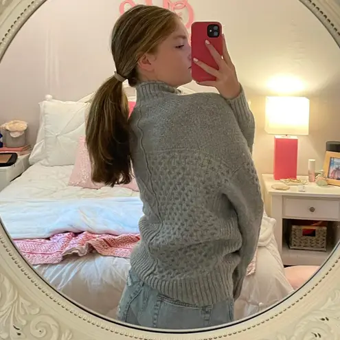 American Eagle Outfitters Sweater