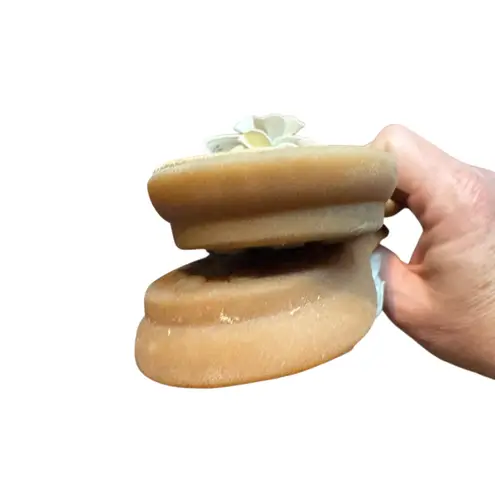 b.ø.c Sandals Womens Size 8 White Flower Thong Flip Flop Slip On Comfort Padded