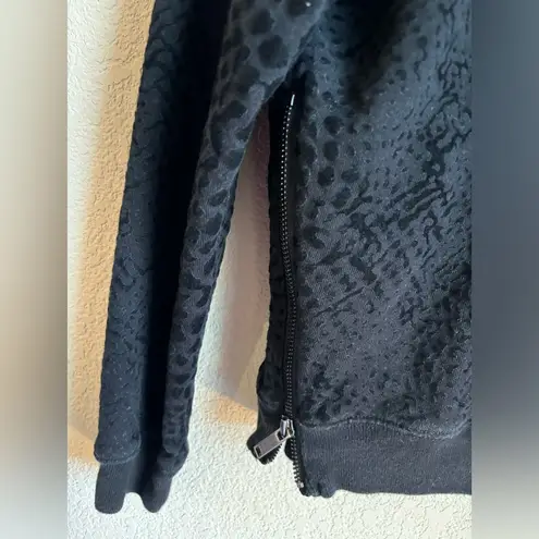 Rails Marlo Zipper Sided Pullover Sweatshirt in Black Flocked Cobra XS - Image 7