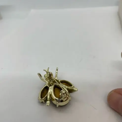 Vintage 60s Rhinestone Flying Insect Bug Brooch Pin Green Gold White Pearl