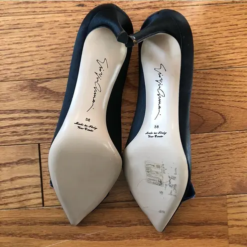 Giorgio Armani RARE DECOLLETTE Black Satin Blue Velvet Accent Women’s Size 7 NWT