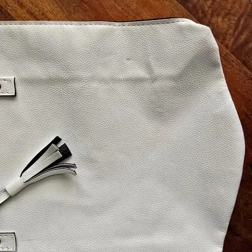 White Bucket Tote Gold Stud Should StrapTassel Zipper Fashion Bag