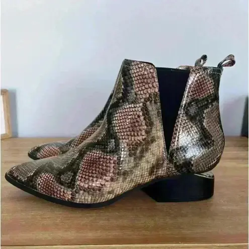 Steve New York Women's Radical Western Snake Print Ankle Booties Size‎ 8 Brown