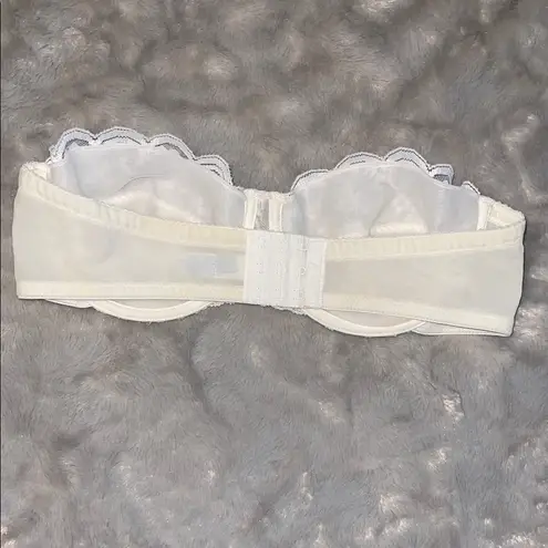Maidenform Chantilly vintage White Lace Strapless Bra – Size 38C” made in USA