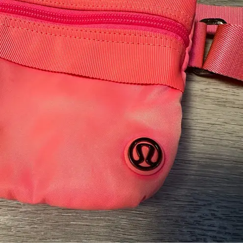 Lululemon  Free Spirit Bag Neon Pink