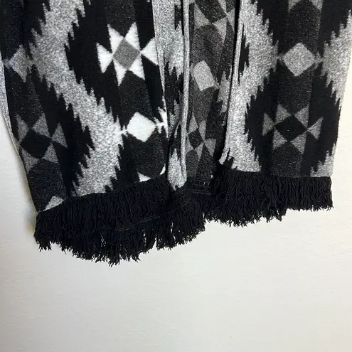 American Eagle  Aztec Black & Grey Geometric Print Poncho