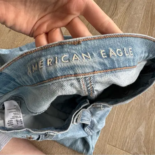 American Eagle  90’s Straight Leg Distressed Light Wash Jeans