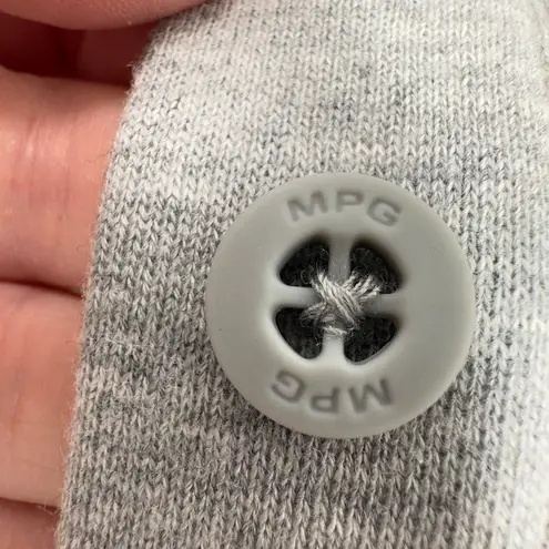 MPG Sport Grey Collared Pullover Sweatshirt Cropped Boxy Athleisure Size Medium - Image 7