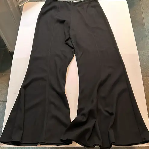 Black vintage high rise flowy bellbottom pants with zip up back Size undefined
