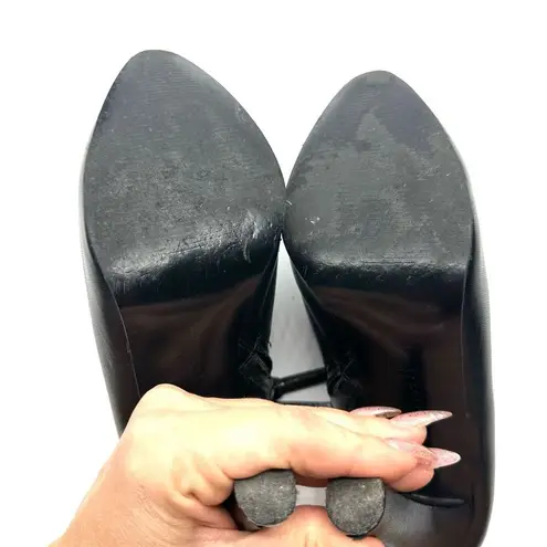 Ralph Lauren  Black Leather Heeled Bootiee Casual Chic Classic Round Toe Size 5.5