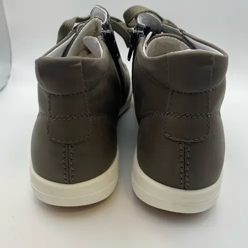 Josef Seibel Sina 17 high top silhouette, leather in “asphalt” or grey. Gray Size 10
