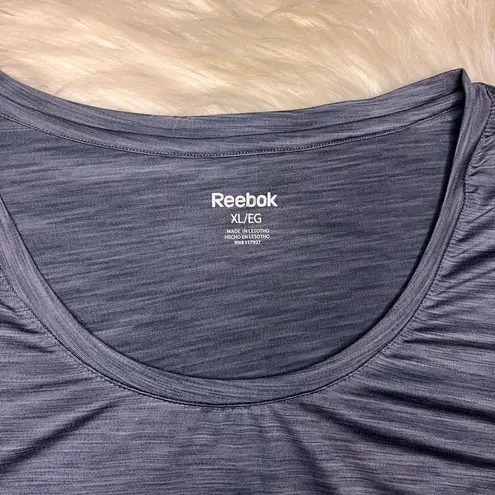 Reebok  heathered grey short sleeved breathable shirt sz XL