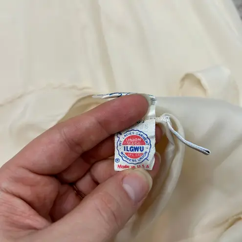 LORD & TAYLOR Vintage Slip Womens Sz Small Wonder Maid Fine Lingerie Union Label