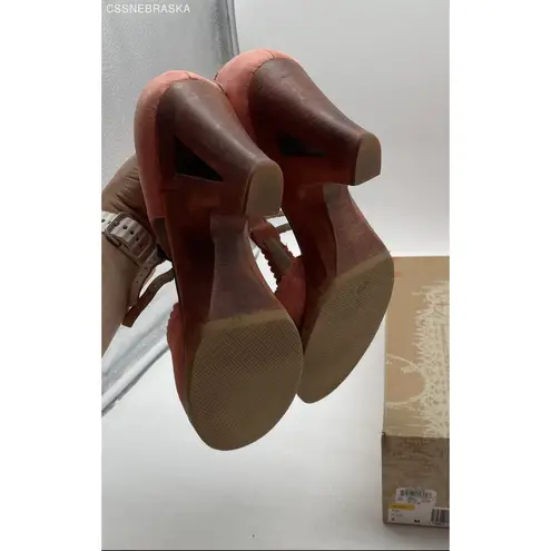 Peach Anthropologie heels by Latigo, coral leather - Size 9