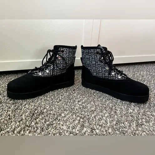 Larroude Women’s Vail Black Suede Tweed Boots NWOT Size 9