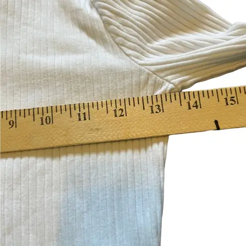 Hollister white long sleeve ribbed cropped shirt size small