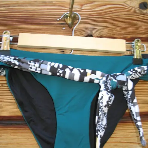 Becca NEW Reversible Fern Bikini Bottoms