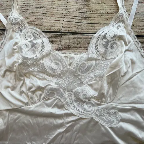 Vanity Fair Vintage 90s Lace Camisole Top Womens Large 40/46 Lingerie USA Ivory