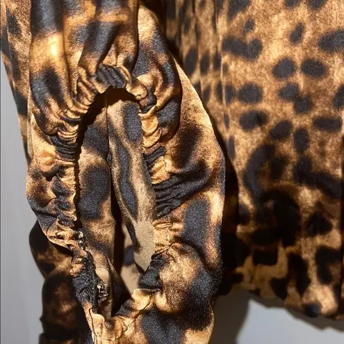 Leopard Print Women's Top Black Size undefined