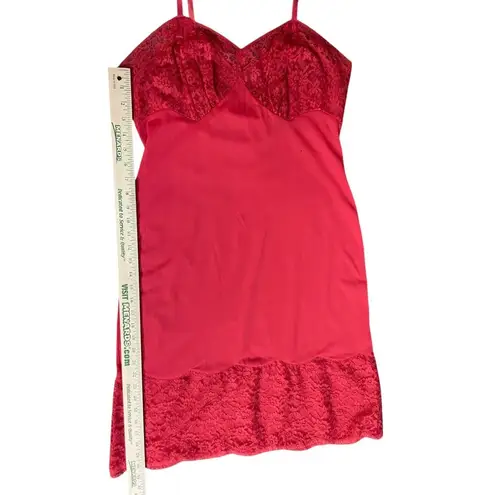 Vanity Fair Vintage Full Slip Womans 38 Used Red