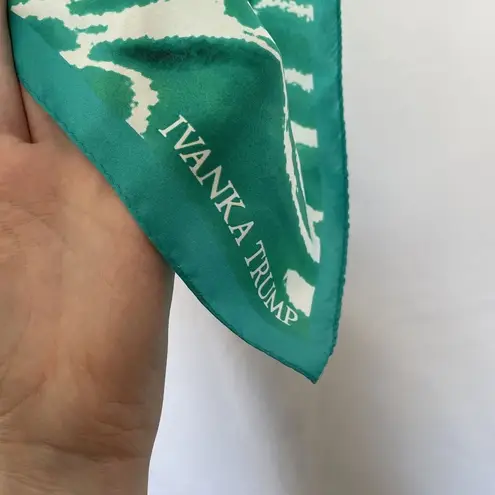 Ivanka Trump Green Abstract Pattern Silk Scarf women's square scarf headscarf