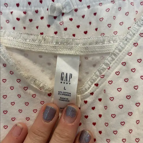 Gap  Cream Polka Dot hearts Pajama Set size large.