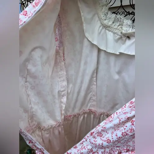 Vintage 70s Red Floral with Lace Trim Cotton Prairie Maxi Dress Gunne Style S/M White