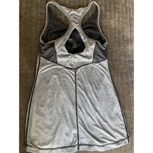 Lululemon  Razor Back built in bra Tank Top Size 6 -Two Tone Black & Gray Stripes