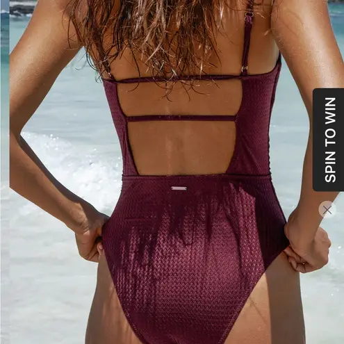 Berlook Burgundy Textured Backless One