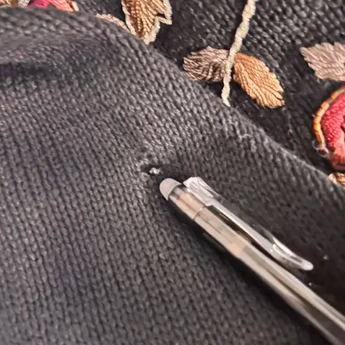 Vintage Embroidered Sweater S 3D Roses Feminine Romantic Beaded Oversized Black