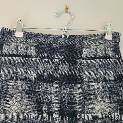 MM.LaFleur Noho Crackle Pencil Skirt in Black and White