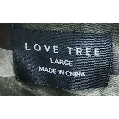 Love Tree Love‎ Tree Women's Size Large Camouflage Jacket Snap Closure