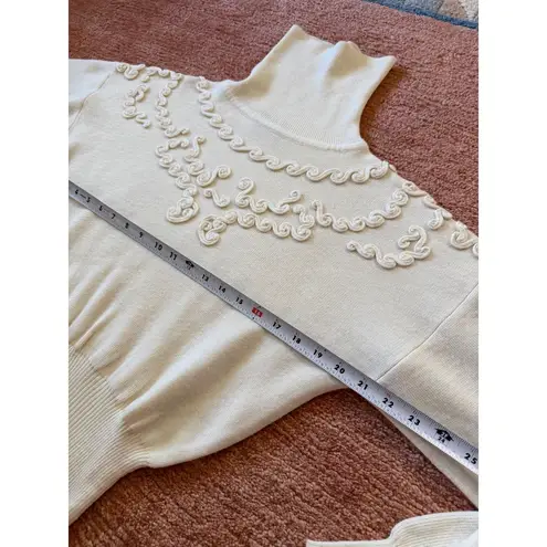 Vintage Meister Cream Turtleneck Sweater Corded Embroidery Size S