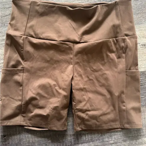 NWT High Waisted Yoga Shorts with Pockets Super Soft Biker Shorts Gym XL brown