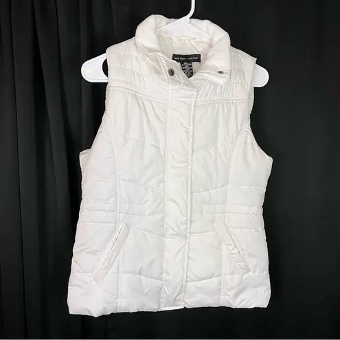 NEW YORK & COMPANY NY&C Solid White Puffer Zip Up Vest Small