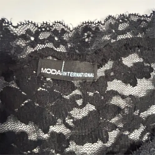 Moda International like a M