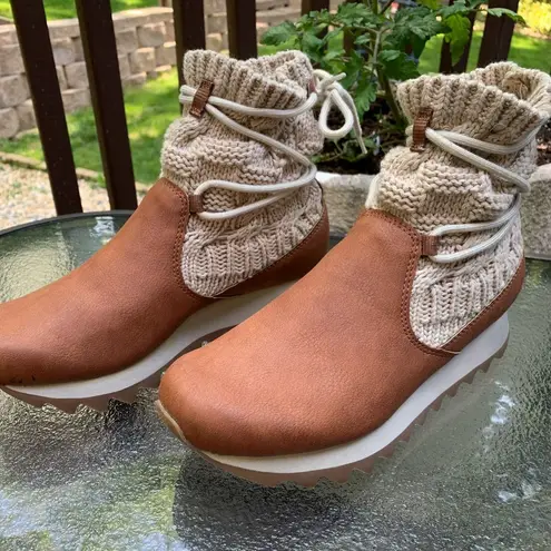 Merrell New Women’s Alpine Oak Ankle Boots US Size 8 Brown Shoes NWOT