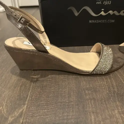 Nina New York Novia Bronzette Wedges, size 8.5 rhinestones, sparkly Glittery